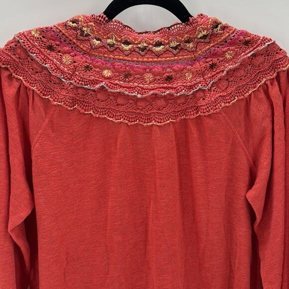 FREE PEOPLE CAMELIA SIESTA FIESTA CROCHET TRIM LONG SLEEVE TOP size M loose fit - Picture 7 of 8